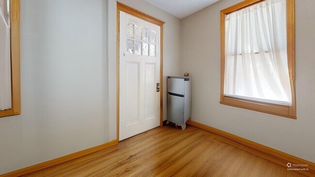 Building Photo - 12 Lyman St