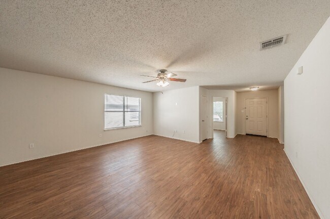 Building Photo - 10325 Bear Hollow Dr