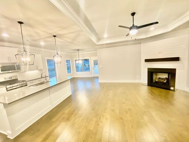 Building Photo - Great location in Athens