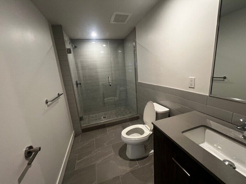 Building Photo - 133 NE 24th St