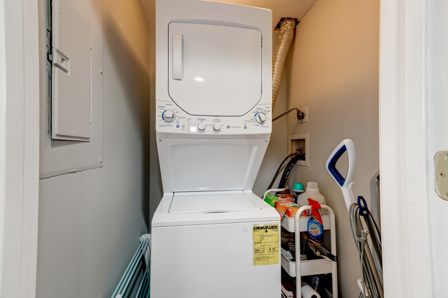 Washer/dryer on 2nd Level in Hall - 1124 25th St NW