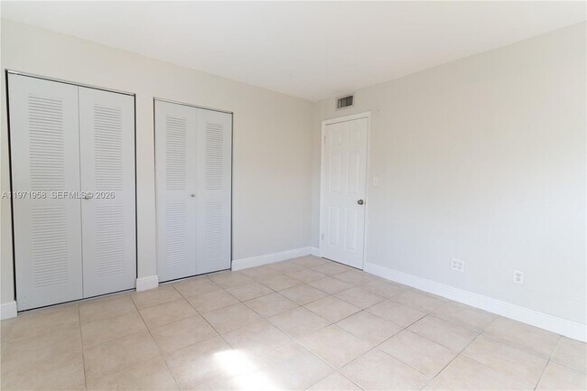 Building Photo - 8650 SW 109th Ave