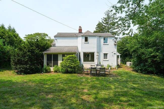 Building Photo - 10 Ridge Rd