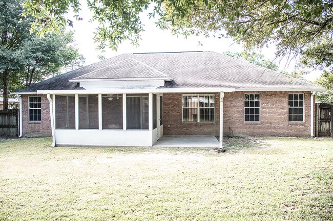 Building Photo - 522 Risen Star Dr