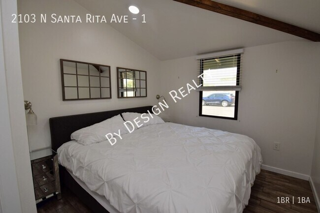 Building Photo - Renovated and Furnished 1 Bed 1 Bath Casita - 1 Mile To UofA