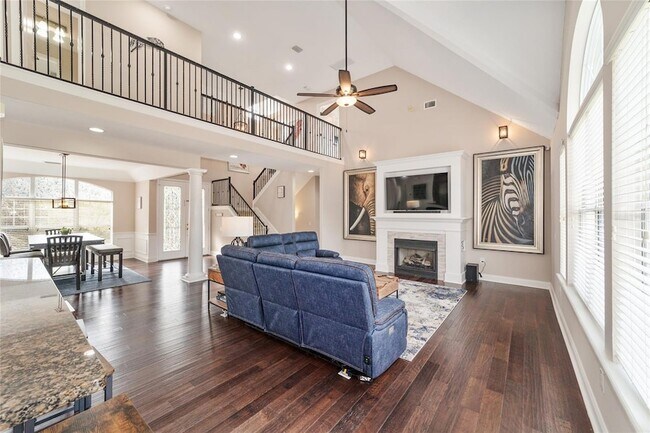 Building Photo - 1706 SW 27th St