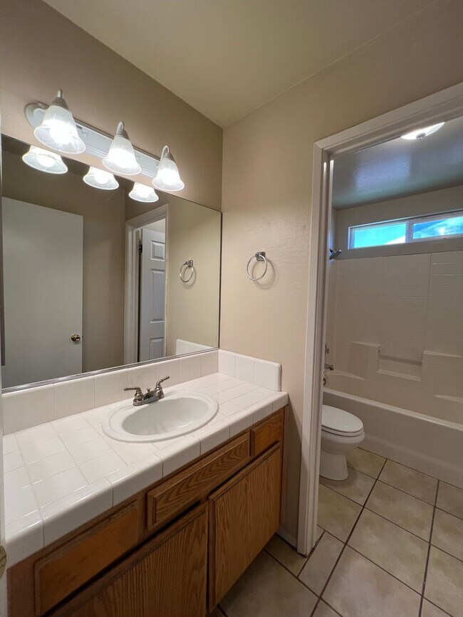 Building Photo - 6204 Straub Ln