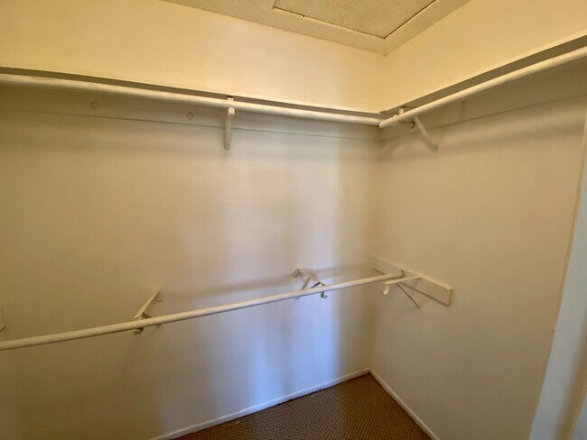 Building Photo - Welcome Home! Upgraded 2 Bedroom, 2.5 Bath...