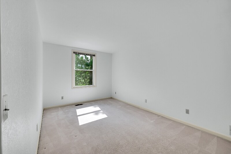 Building Photo - 487 Josephine St