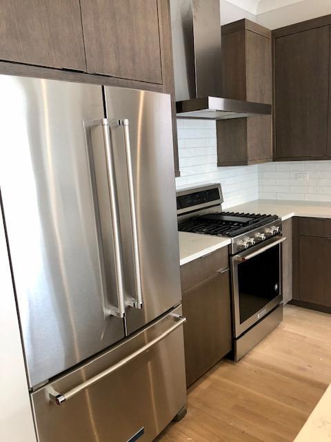 Building Photo - 4 bedroom in Chicago IL 60657