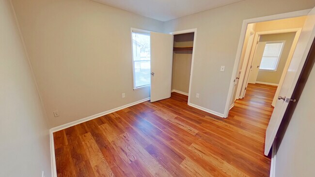 Building Photo - 928 Winterberry Dr