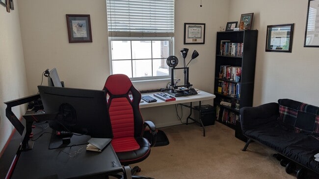 Building Photo - WELCOME HOME! Available 2 Bedroom 2 Bath Located in Elk Grove! Contact us today!!!