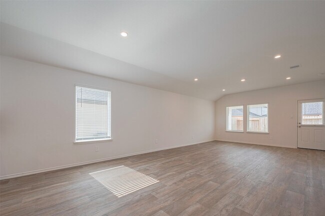 Building Photo - 30842 Brightwell Bnd