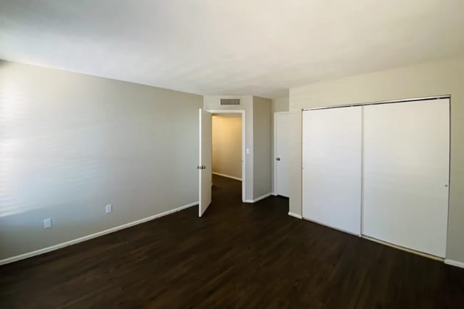 Building Photo - 1808 W Curry Dr