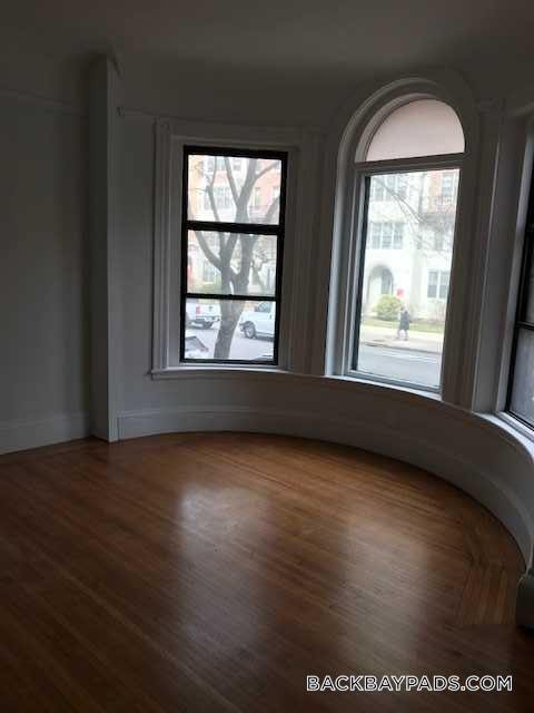 Building Photo - 499 Beacon St