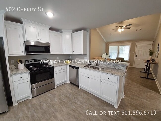 Building Photo - 402 Cherry St | $1495 | 3 beds, 2 full baths