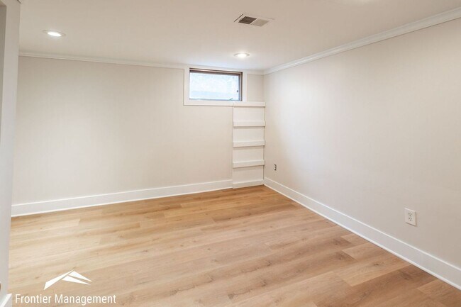 Building Photo - 1112 Woodland St