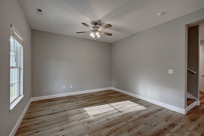 Building Photo - Newer construction single family home for lease!