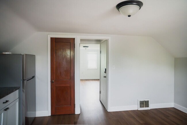 Building Photo - 914 Hellertown Rd