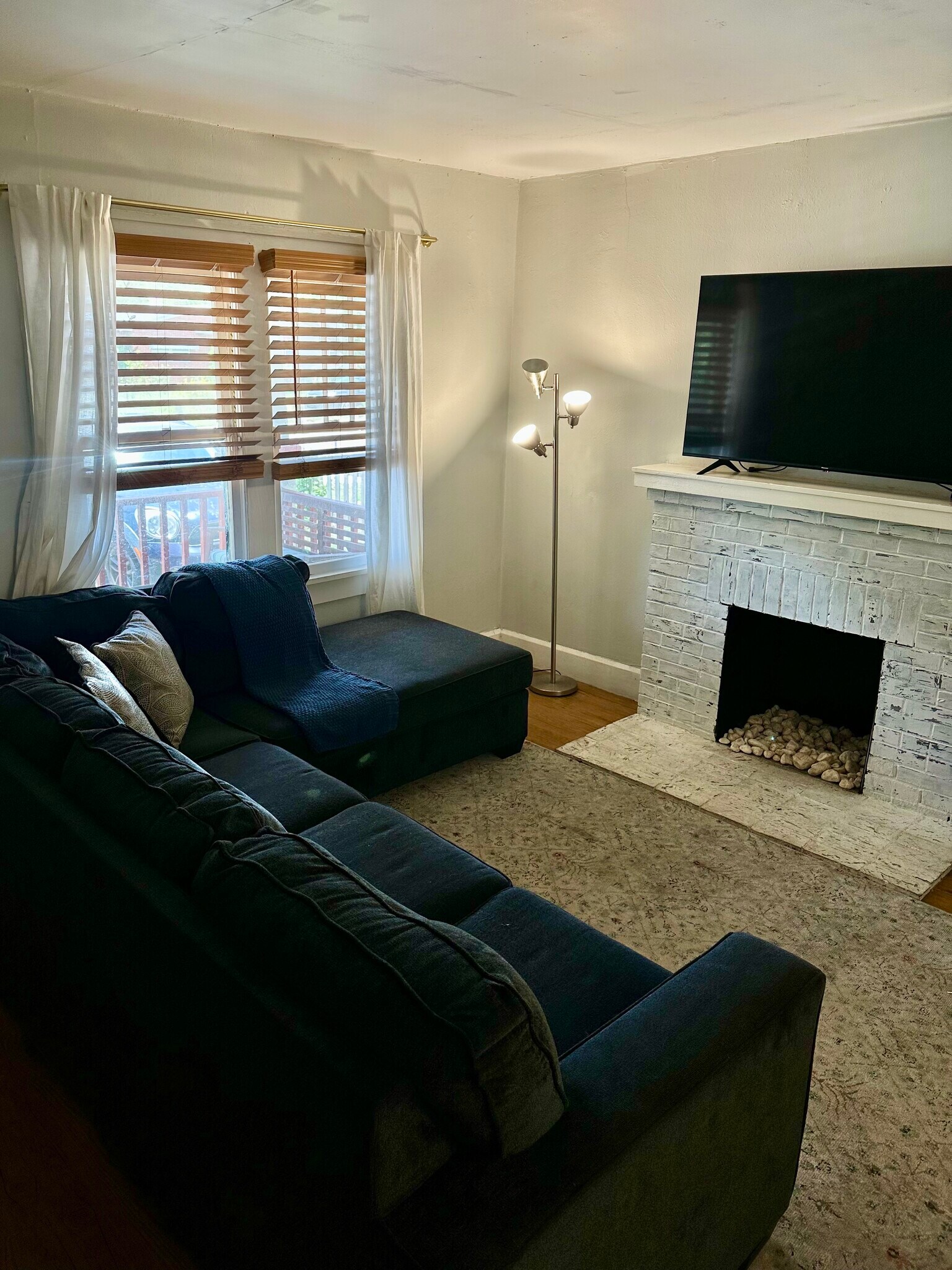Living Room with Full Bed Couch - 1618 Scranton St S