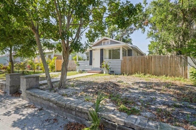 Building Photo - 403 Princess St