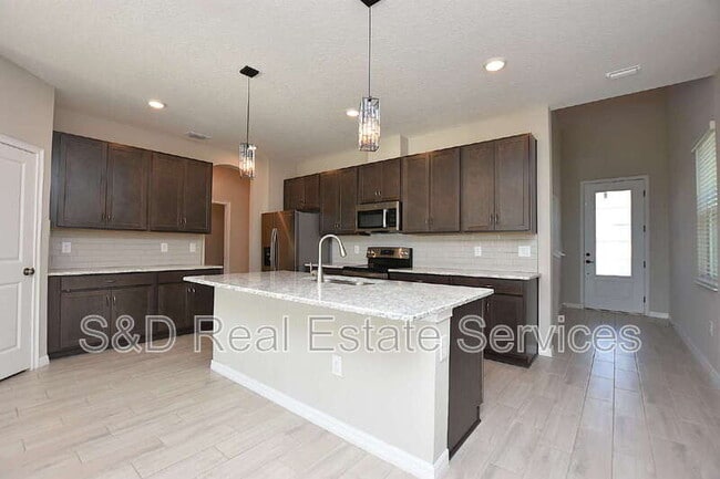 Building Photo - 6728 Great Bear Dr