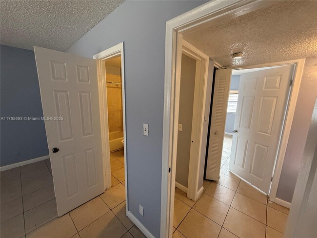 Building Photo - 2011 NW 59th Ave