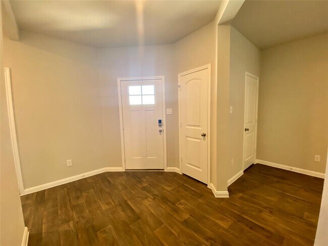 Building Photo - 230 Cherry Laurel Ln