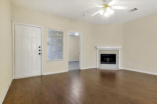 Building Photo - 305 Rawhide Loop