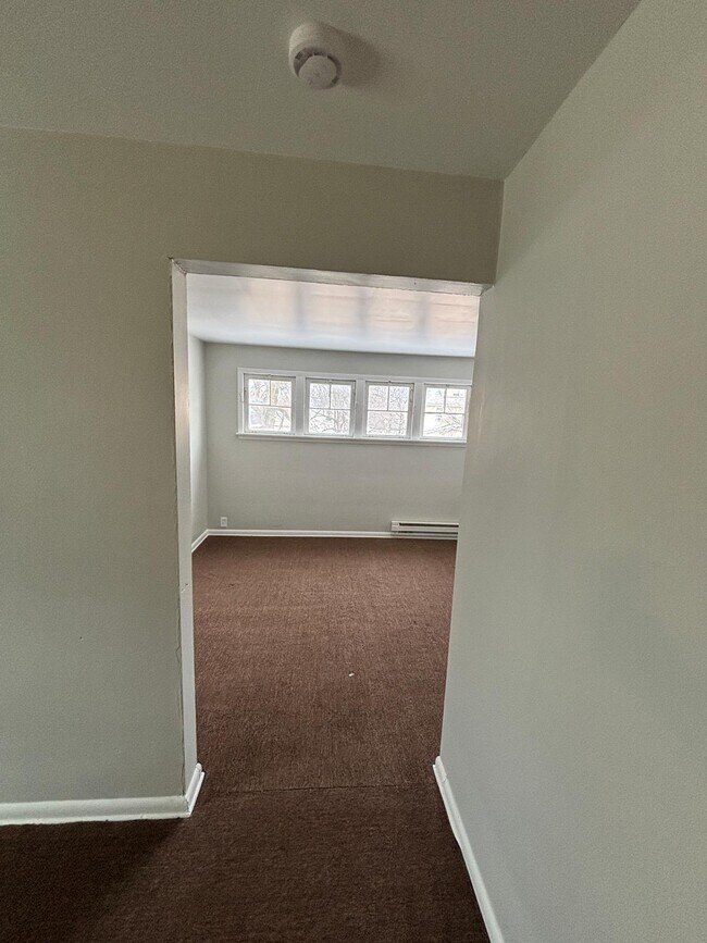 Building Photo - 15712 Cloverside Ave