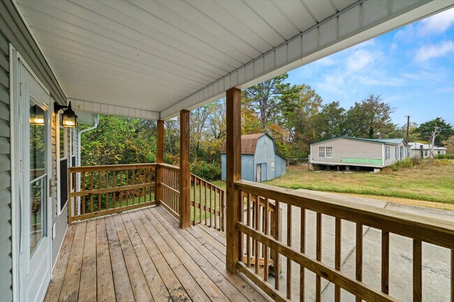 Building Photo - 825 Wells Rd
