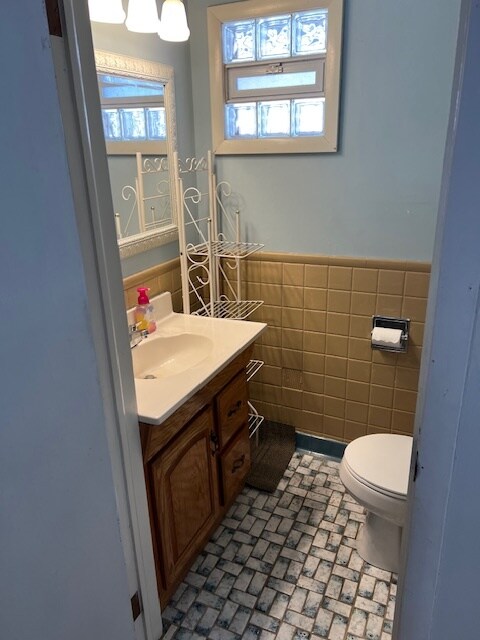 Building Photo - 15245 W North Ave