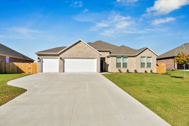 Primary Photo - Brand-New 4 Bedroom in Siloam Springs! 3-C...