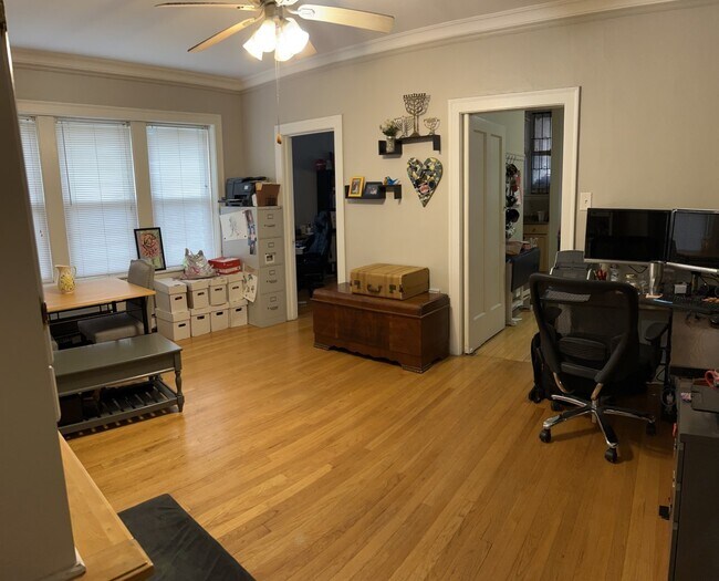 Building Photo - 1408 W Warner Ave