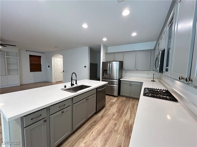 Building Photo - 8085 Skye Roar Ct