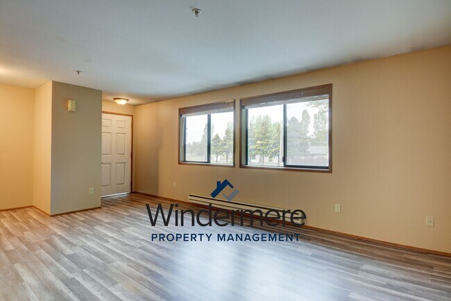 Building Photo - 1235 SE 4th Ave