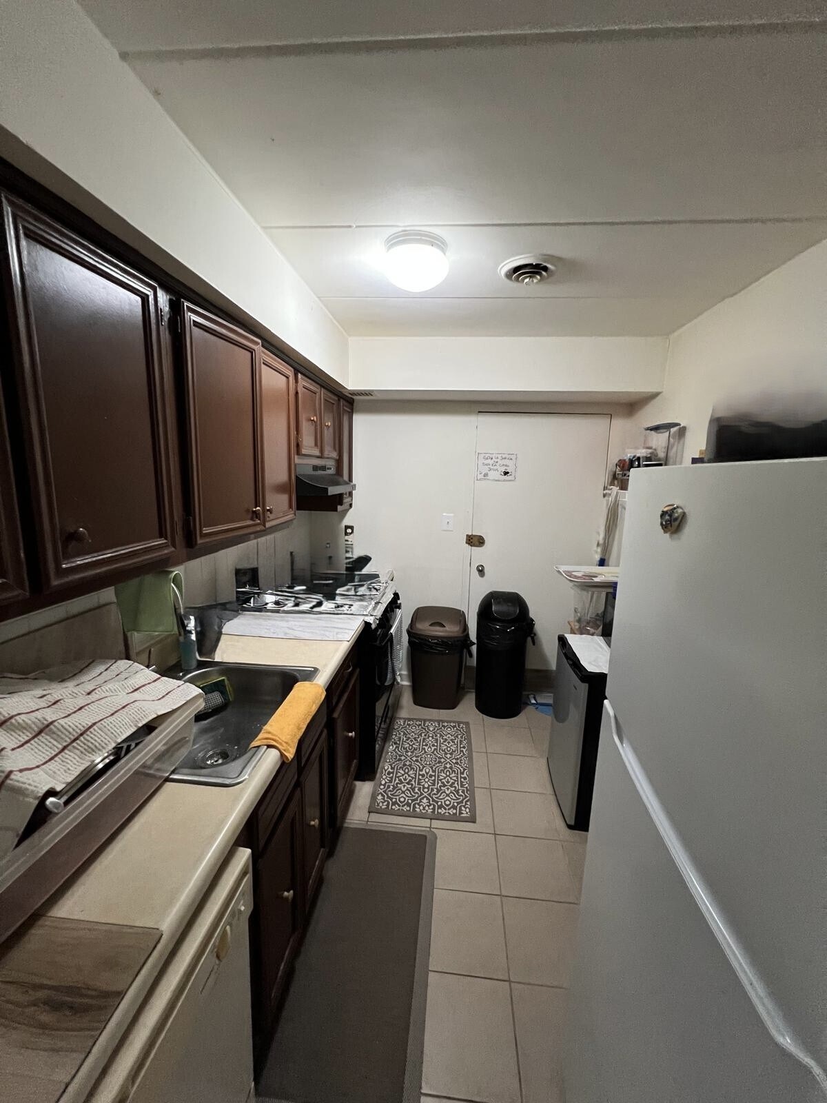 Building Photo - 3306 Hewitt Ave