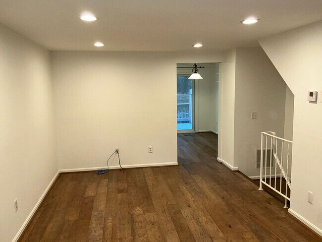 Building Photo - 20520 Strath Haven Dr