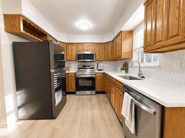 Building Photo - 300 Lamesa Ct