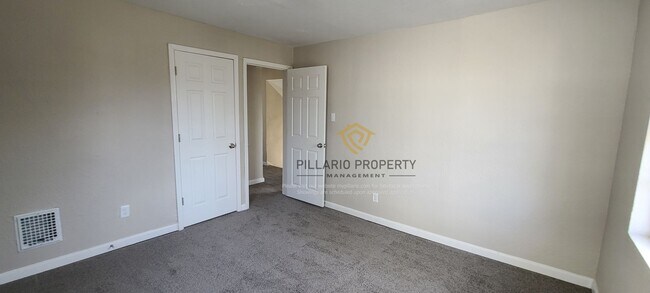 Building Photo - Renovated Fenced 4 Bedroom with 1.5 Bath, in Near East Side Available NOW!