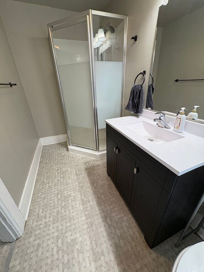 Building Photo - ADI - Kilbourn