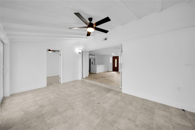 Building Photo - 3307 Pinetree St