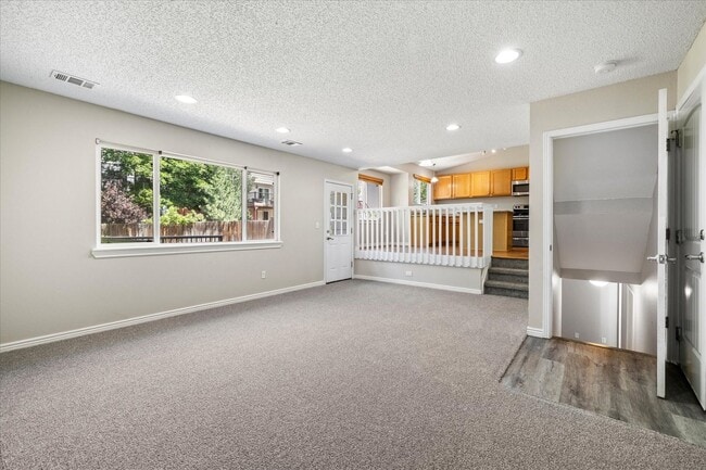 Building Photo - 4 Bed, 3 bath home in Parker