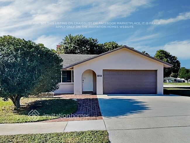 Building Photo - 1231 Essex Dr