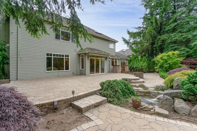 Building Photo - 4 Bed / 3 Ba Woodinville Home