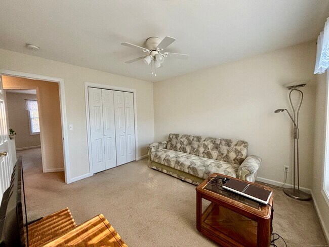 Building Photo - 589 Stafford Ave