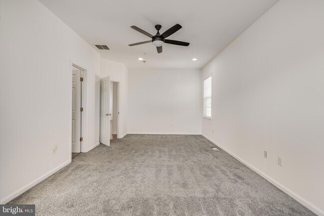 Building Photo - 5214 Lynns Retreat Dr