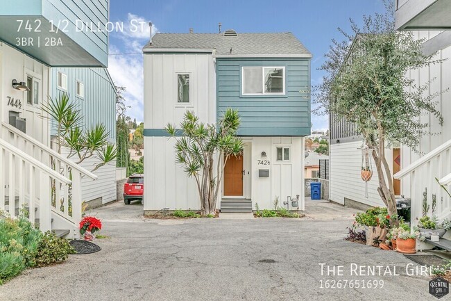 Primary Photo - Charming 3 Bedroom Home in Silver Lake! | ...