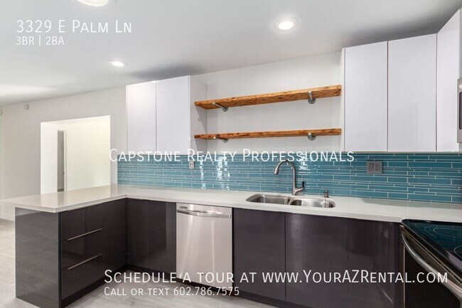 Building Photo - 3329 E Palm Ln