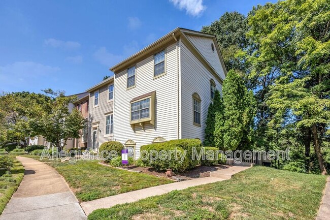 Building Photo - 5743 Burke Towne Ct